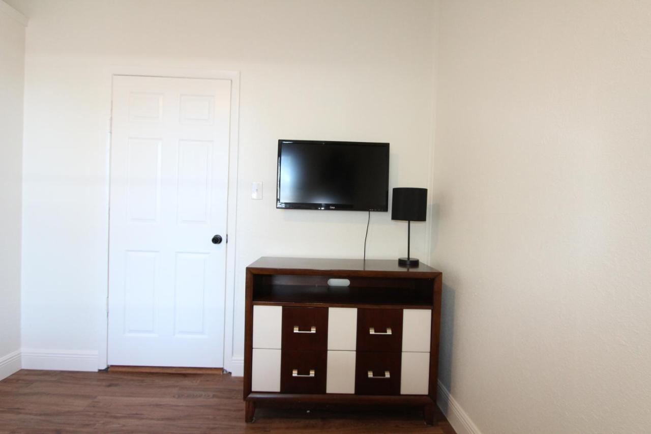 Ferienhaus 3 Bedroom Modern Ybor Home- Pet Friendly *